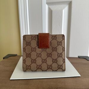Authentic Gucci Canvas Compact Wallet, VGUC